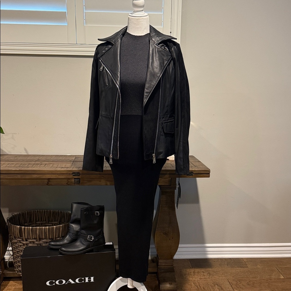 Elegant Black Maxi Dress - Picture 7 of 10